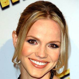 Alexa Havins - Bio, Facts, Family | Famous Birthdays