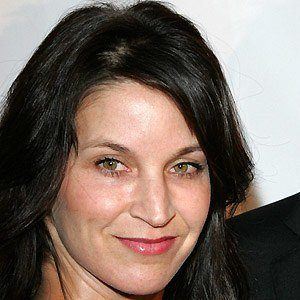 Amanda Anka - Bio, Facts, Family | Famous Birthdays