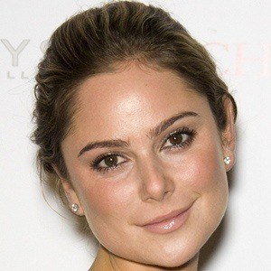 Amanda Brooks - Bio, Facts, Family | Famous Birthdays