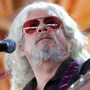 Arlo Guthrie - Bio, Facts, Family | Famous Birthdays
