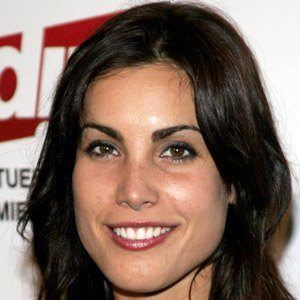 Carly Pope - Bio, Facts, Family | Famous Birthdays