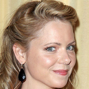 Dreama Walker - Bio, Facts, Family | Famous Birthdays