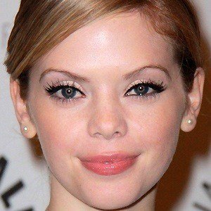 Dreama Walker - Bio, Facts, Family | Famous Birthdays