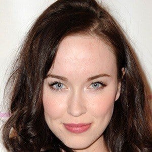 Elyse Levesque - Bio, Facts, Family | Famous Birthdays