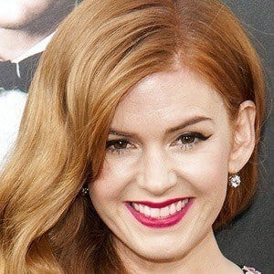 Isla Fisher - Bio, Facts, Family | Famous Birthdays