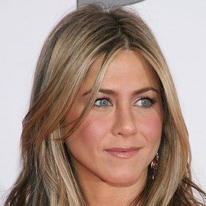 Jennifer Aniston - Bio, Facts, Family | Famous Birthdays