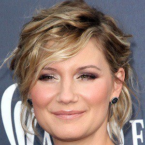 Jennifer Nettles - Bio, Facts, Family | Famous Birthdays