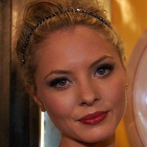 Kaitlin Doubleday - Bio, Facts, Family | Famous Birthdays