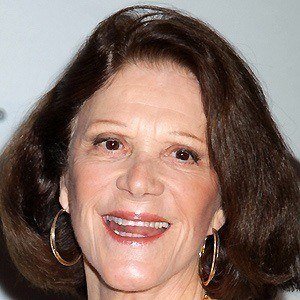 Linda Lavin - Bio, Facts, Family | Famous Birthdays