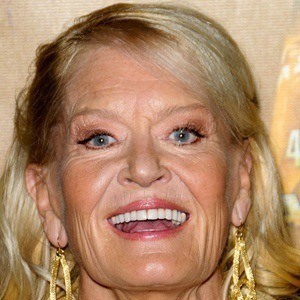 Lynn Anderson - Bio, Facts, Family | Famous Birthdays