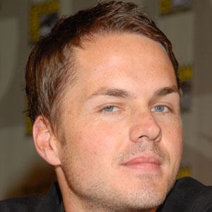 Paul Campbell - Bio, Facts, Family | Famous Birthdays