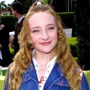 Scarlett Pomers - Bio, Facts, Family | Famous Birthdays