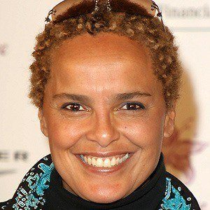 Shari Belafonte - Bio, Facts, Family | Famous Birthdays