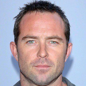 sullivan-stapleton-1.jpg