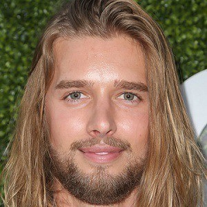 Drew Van Acker Profile Picture