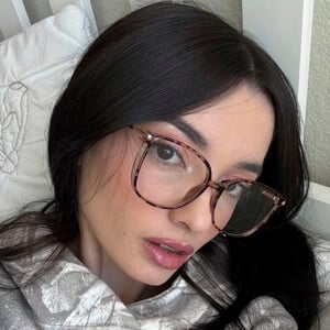 actuallyadrienne Profile Picture