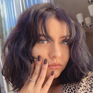 alenateanna Profile Picture
