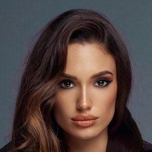 Agathe Anneg Profile Picture