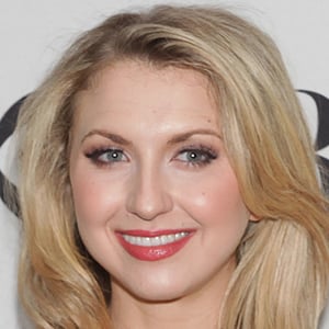 Nina Arianda Profile Picture