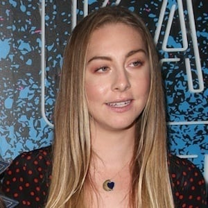 Este Haim Profile Picture