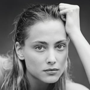 Nora Arnezeder Profile Picture