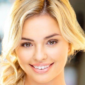 Victoria Baldesarra Profile Picture