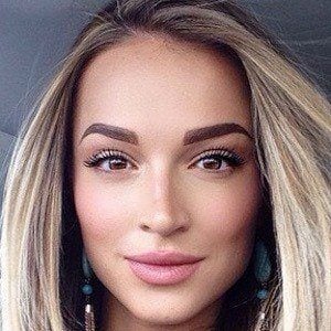 Melinda Bam - Age, Family, Bio | Famous Birthdays