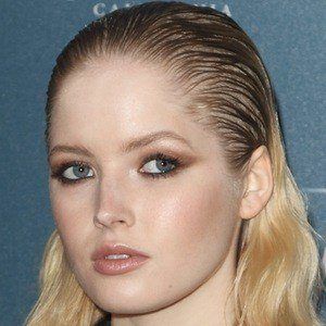 Ellie Bamber Profile Picture