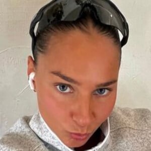 Chloe Bank Profile Picture