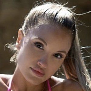 Elena Belle Bio Family Trivia Famous Birthdays