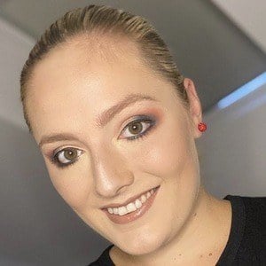 Sasha Bennington Profile Picture