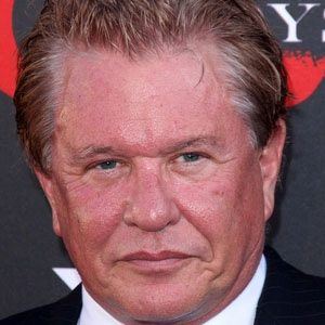 Tom Berenger Profile Picture