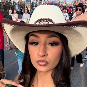 Jiya Bhatia Profile Picture