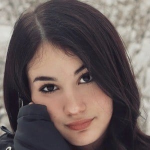 Ana Boerescu Profile Picture