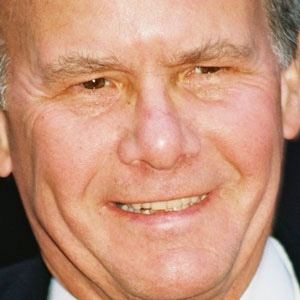 Tom Brokaw Profile Picture