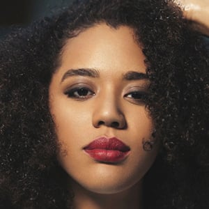 Jasmin Savoy Brown Profile Picture