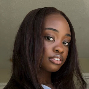 Naomi Buckle Profile Picture