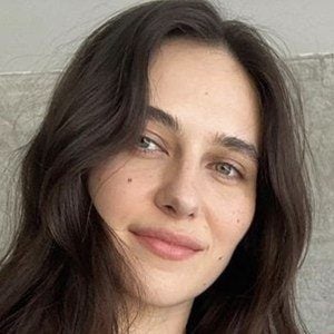 Devon Lee Carlson - Age, Family, Bio | Famous Birthdays