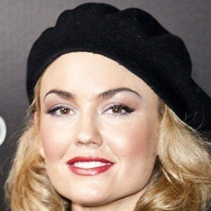 Kelly Carlson Profile Picture