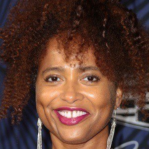 Lisa Nicole Carson Profile Picture