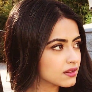 Simi Chahal Profile Picture