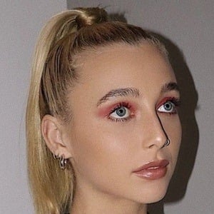 Emma Chamberlain real cell phone number