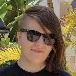 Chloegames Bio Facts Family Famous Birthdays - chloe games roblox