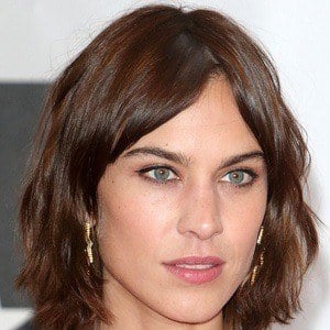 Anciano Maldición En alexa chung bio posponer Atravesar hacerte molestar