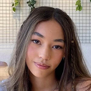 Kay Clovia Profile Picture