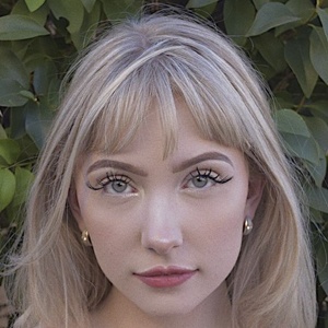 Emily Collins Profile Picture