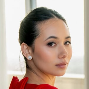Chloe Mendel Corgan Profile Picture