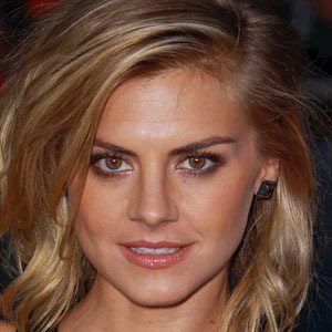 Eliza Coupe Profile Picture