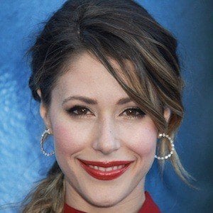 Amanda Crew