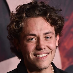 Ethan Cutkosky Profile Picture